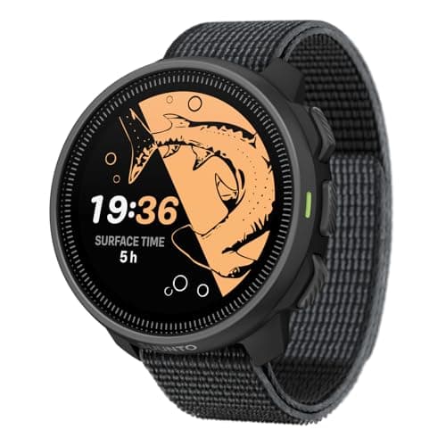 Schwarze Smartwatch mit Textil-Klettarmband, Display zeigt Fischgrafik, 19:36 und Surface Time